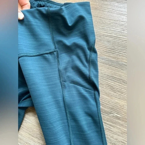 ATHLETA Women’s Ultimate Stash Pocket 7/8 Moss Green Size XS - Picture 9 of 12